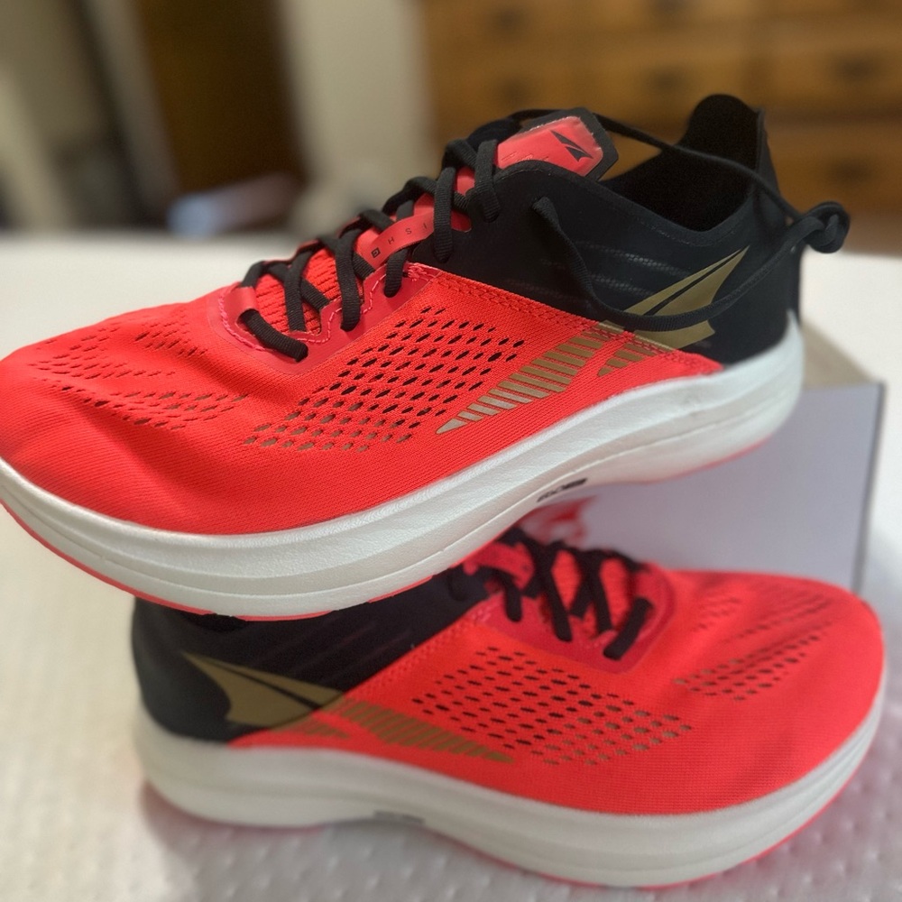 Altra Vanish Carbon Brand New